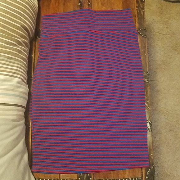 LuLaRoe Dresses & Skirts - Lularoe pencil skirt